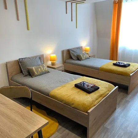 Maison 3 Chambres - 600m Metro Marbrerie - Five * Лилль
